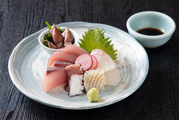 お造り盛り合わせの写真