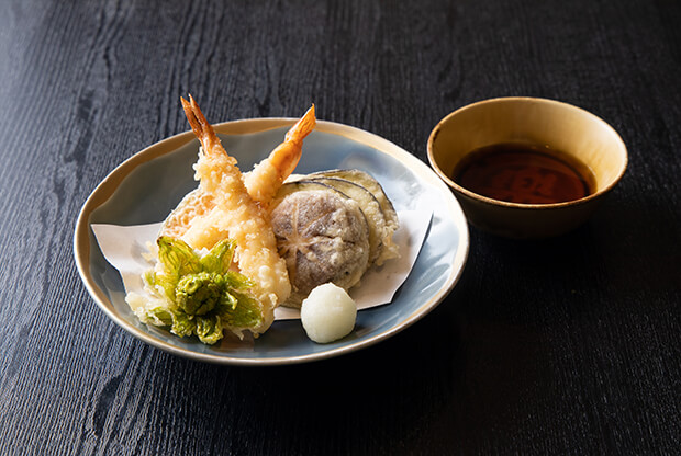 天ぷら盛り合わせの写真