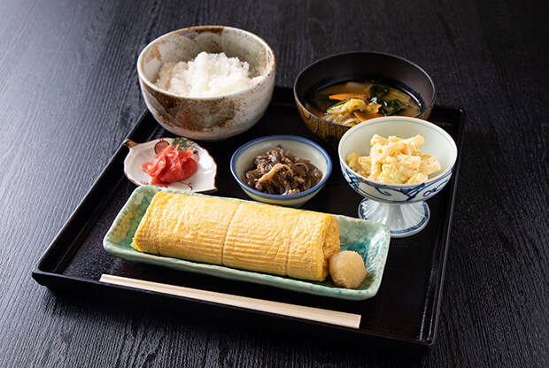 出し巻定食の写真