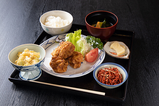 唐揚定食の写真